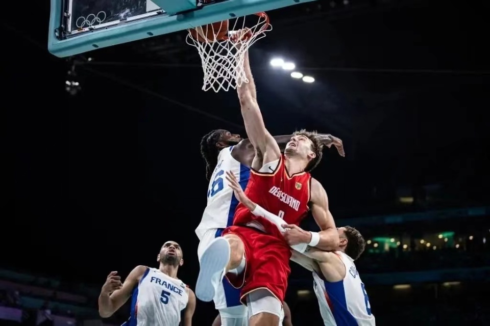 南美篮球冠军赛开幕，各队展现出色表现