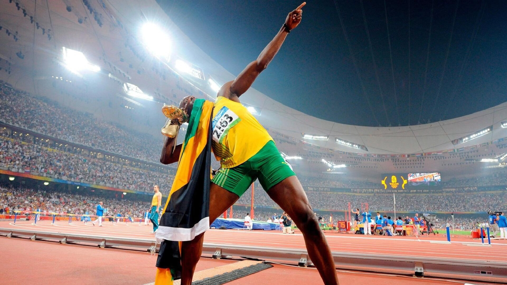 IM体育在线注册-范弗利特彻底打爆防线，老鹰粉碎篮网，一场战术与意志的碾压