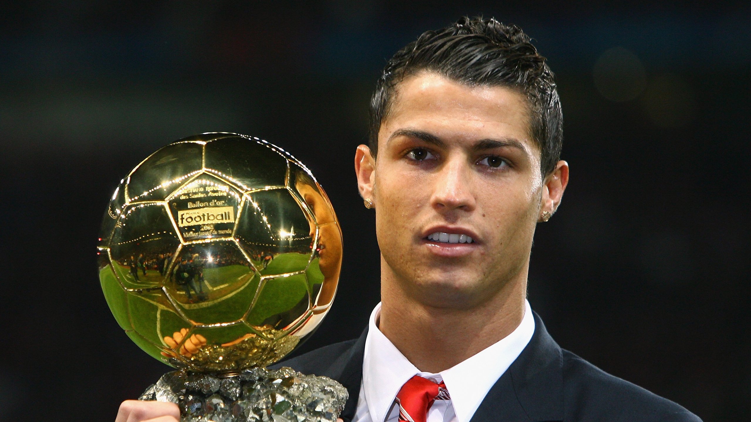 格列兹曼关键回合不手软,喀麦隆加时鏖战力克希腊